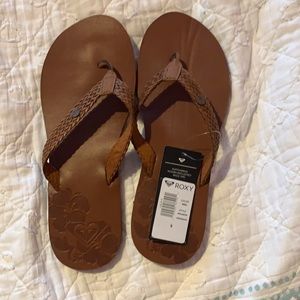 Brand new never worn size 9 foxy flip flop